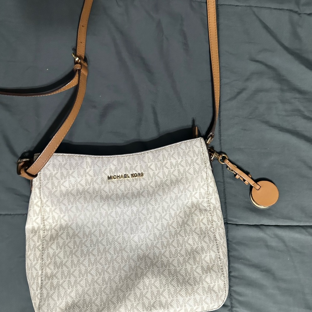 Michael Kors Jet Set Large Messenger Bag Crossbody